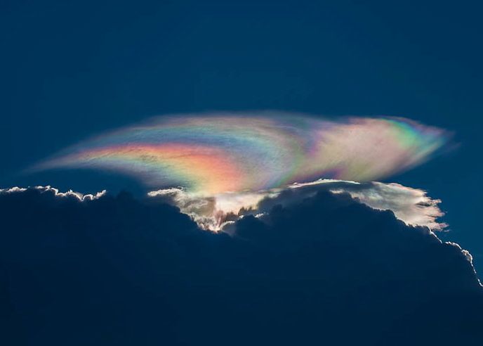 Cloud iridescence captured by George Quiroga via Wikimedia Commons.
