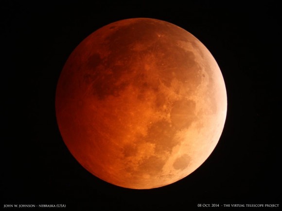 Total eclipse of the moon by John W. Johnson in Nebraska, with the Virtual Telescope Project