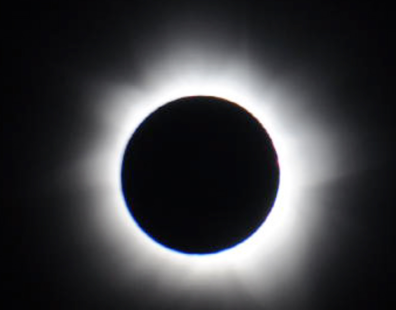 Total solar eclipse [Photo Credit: Earth Sky]