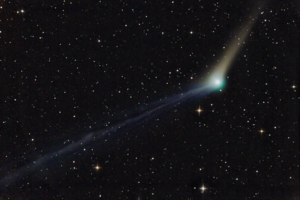 查看大圖。 |彗星卡塔利娜聞風2015年12月6日由Brian D. Ottum在Rancho伊達爾戈州，新墨西哥州。