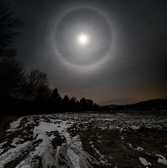 Lynne Pitts caught the lunar halo, too, on the morning of January 26, 2016.  She is in New Hampshire.
