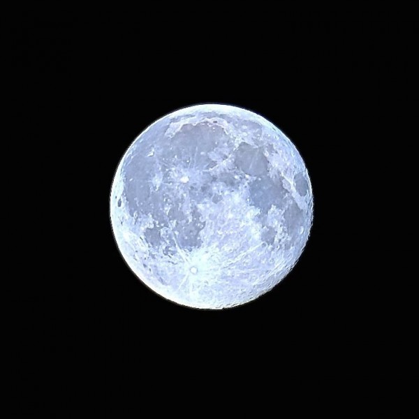 May 18 Blue Moon near Antares, Jupiter, Ceres Moon-blue-7-31-8-1-2015-Elizabeth-Crehan-New-Canaan-CT-sq-e1438541741988